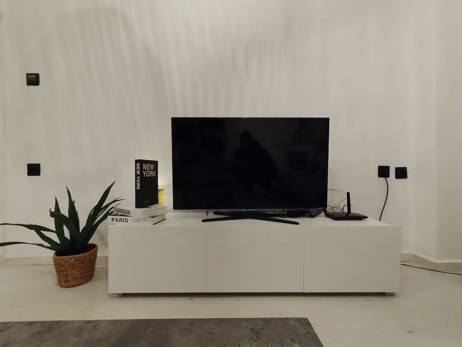 אלכסנדרופולי Black N' White Cozy Housegarden מראה חיצוני תמונה