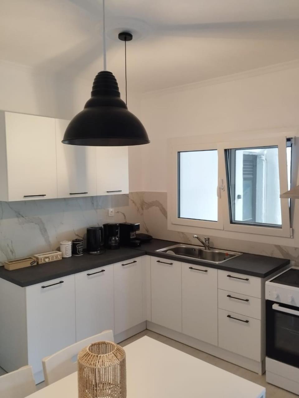 אלכסנדרופולי Black N' White Cozy Housegarden מראה חיצוני תמונה