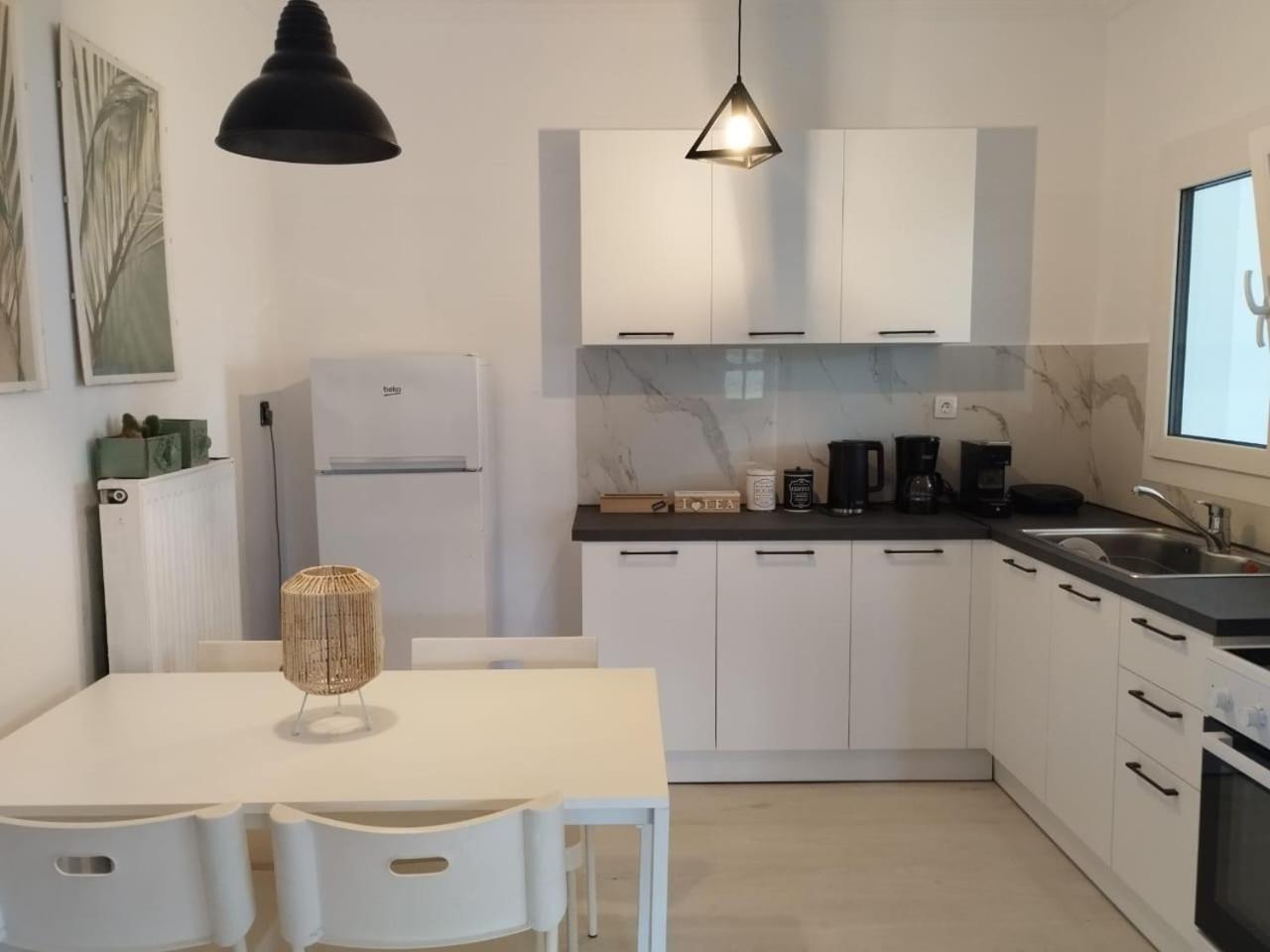 אלכסנדרופולי Black N' White Cozy Housegarden מראה חיצוני תמונה