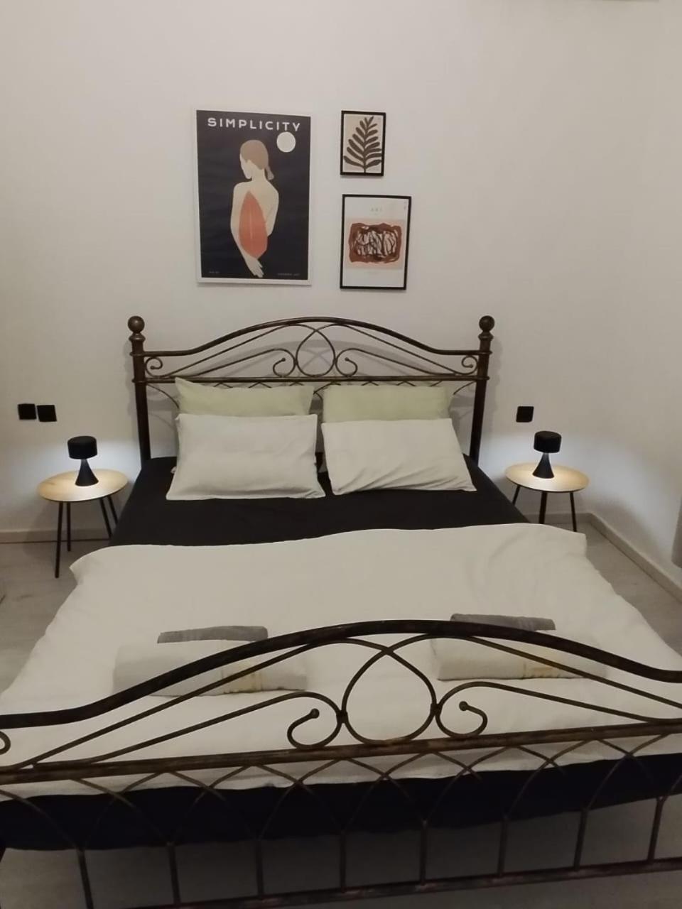 אלכסנדרופולי Black N' White Cozy Housegarden מראה חיצוני תמונה
