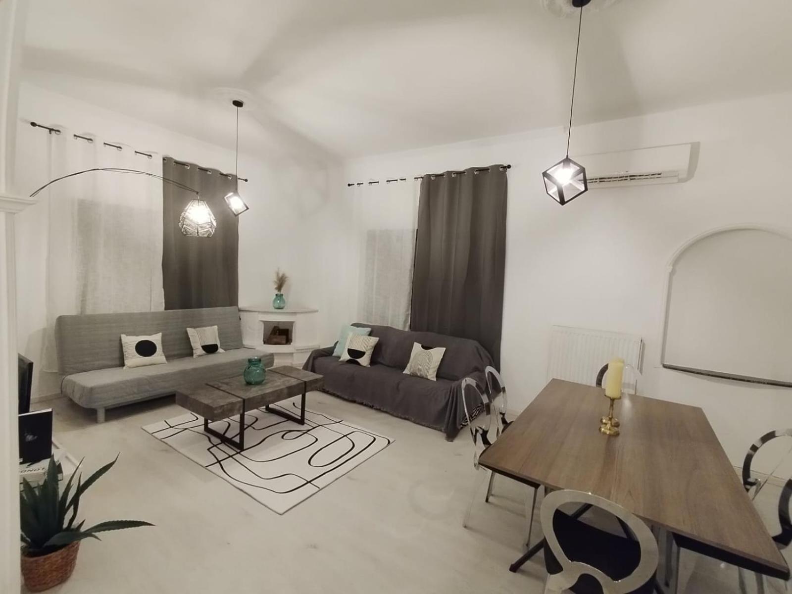 אלכסנדרופולי Black N' White Cozy Housegarden מראה חיצוני תמונה