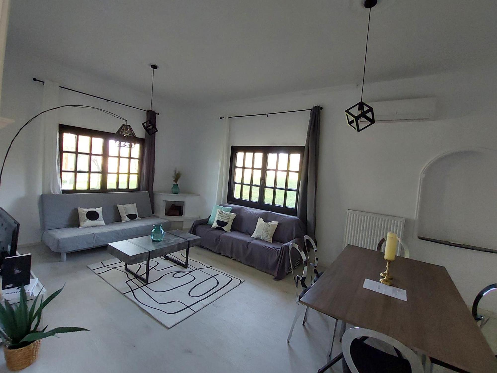 אלכסנדרופולי Black N' White Cozy Housegarden מראה חיצוני תמונה