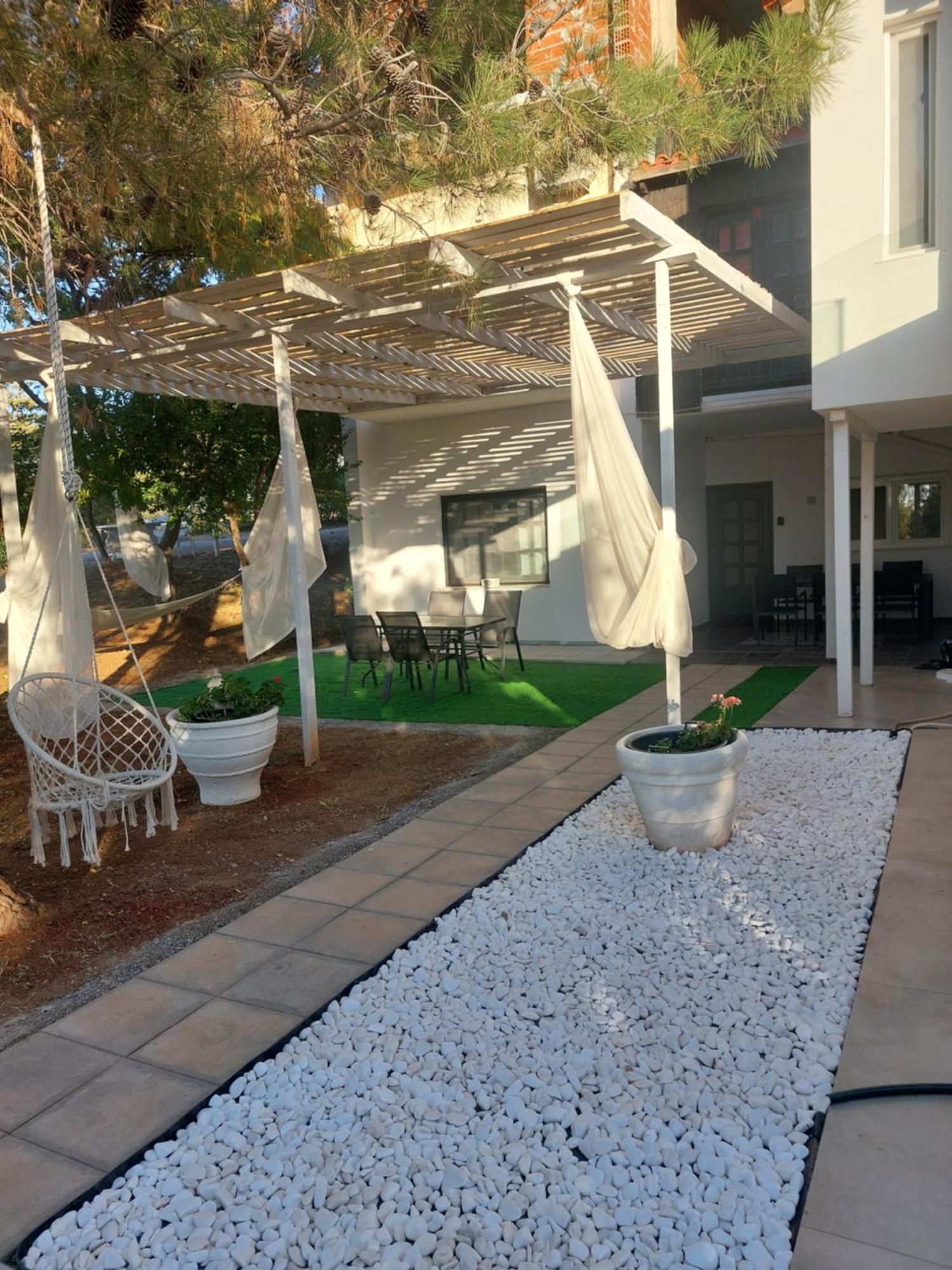 אלכסנדרופולי Black N' White Cozy Housegarden מראה חיצוני תמונה